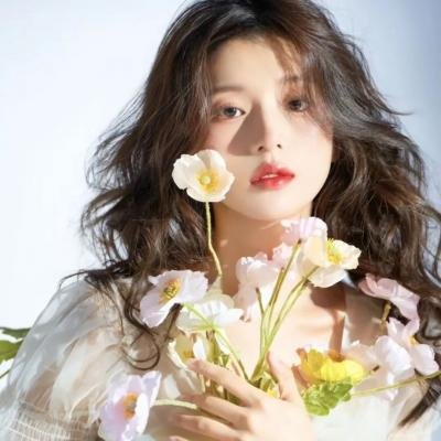 新:如此神秘的她