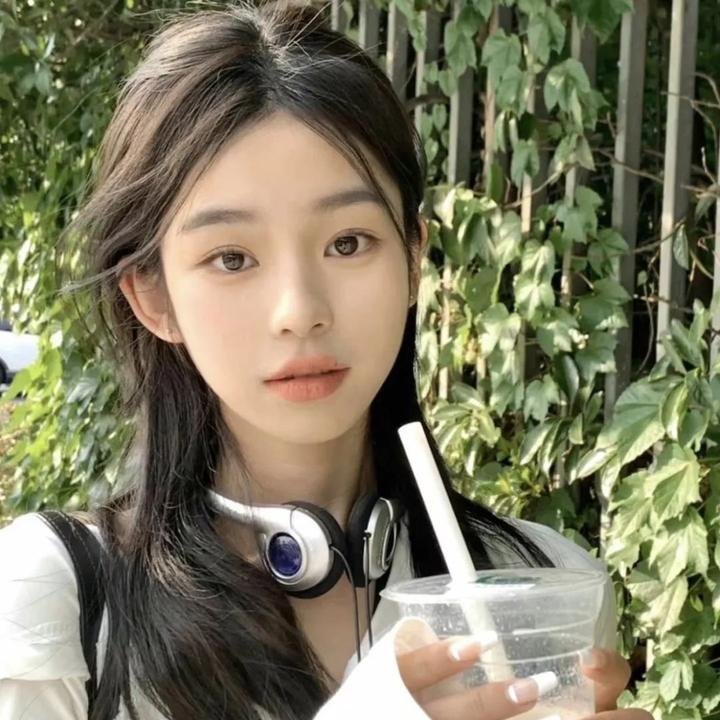 贝尔女巫萦绕 封面